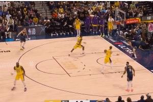 掘金获重发机会！有湖人球员认为约基奇就是想快发球 结果失误了 配图