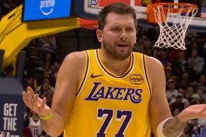 还在抱怨呢？！东契奇吃到本赛季第15个T 再吃1个T将自动禁赛！ 配图