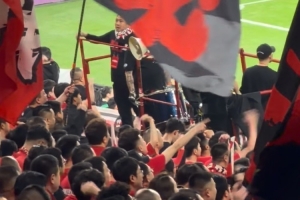 新援韦林顿·席尔瓦破门后,蓉城球迷在看台高喊“姆巴佩” 配图