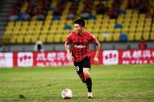 甘超赛前瞬采打趣：对周定洋很了解，希望他今天发挥失常吧 配图