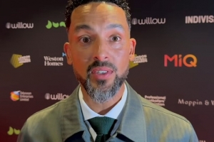 沃尔科特：阿森纳四冠王？这要求不高 球员们放松去做好自己就行 配图