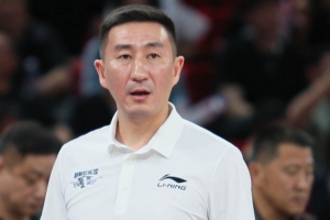 直播吧：北京首钢询问同曦 购买后卫外援戴维斯的优先续约权价格 配图