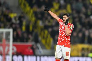 德天空:美因茨中场阿米里计划今夏转会,已有球队询问他的情况 配图