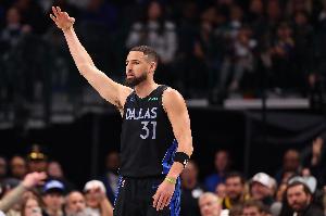 克莱生涯第200场至少5+三分历史第三人！仅次于库里哈登 配图