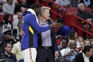 又被他装到了!科尔:这座球馆对我们而言很棒 有很多美好的回忆 配图