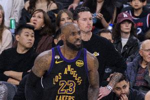 雷迪克：詹姆斯生涯积累了大量数据&有众多纪录 过去23年都很全面 配图