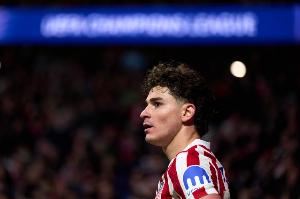 阿斯：巴萨更衣室仍对莱万和费兰有信心 球队今夏想买小蜘蛛或DV9 配图