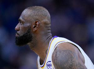 詹姆斯谈加冕历史进球王:和一些史上最伟大球员比肩 我无比荣幸 配图