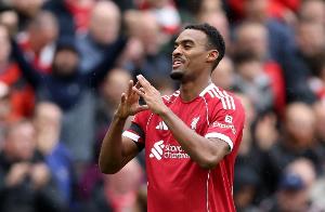 赫拉芬贝赫：狼队不应该排名垫底 我们必须忘记之前的比赛结果 配图