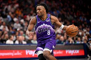 球队大脑!科利尔18中11砍下27分3板11助 下半场19分 配图