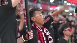 《不卖票的600个座位》第二集《“音”为足球》 配图