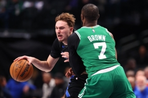 周五竞彩篮球强档：独行侠客场背靠背 塔图姆有望复出 配图