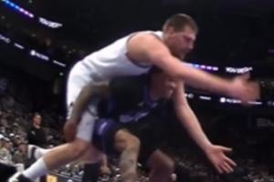 上瘾约基奇“骑大马”：骑哈滕 骑斯玛特 骑库里 骑杰林 配图