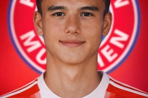 记者：拜仁签下萨尔茨堡16岁中场马里奇达协议，球员今夏正式加盟 配图