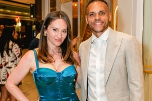 太阳报:前巴萨前锋布莱斯维特投资多个领域,身家已超过2.5亿镑 配图