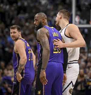 尽力局！湖人死亡五小极限输出看到希望 掘金让仨主力确实太可怕 配图