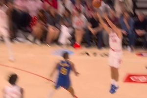 进入神射模式！谢泼德连中三记三分球带队反超勇士 配图