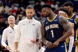 到时间了！国王3分钟不得分 鹈鹕趁势一波15-0打停 配图