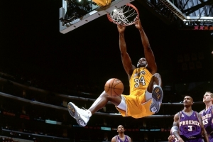 现象级的内线！祝“大鲨鱼”奥尼尔54岁生日快乐 配图