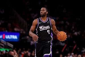 怎么就成弃将了？阿丘瓦16中12空砍29分11板5助1断2帽 配图