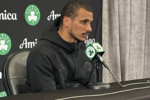 卖关子!塔图姆今日复出有上场时间限制吗?马祖拉:我不知道 配图