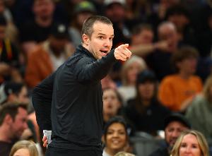 奥特：90次出手有58次三分 占比确实高 但只要质量高 我们就接受 配图