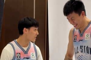 玩上了！南区明星队拍摄定妆照 徐杰怒吼张镇麟复刻名场面 配图