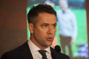 欧文：恩古莫哈左右两边都能突破，这让对手很难预测 配图