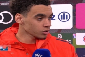 穆西亚拉:非常荣幸戴上拜仁队长袖标,我本以为会给格雷茨卡 配图