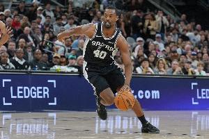 马刺背靠背迎战快船 哈里森·巴恩斯缺阵 尚帕尼出战成疑 配图