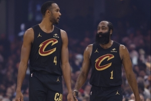 阿特金森：哈登和莫布里搭档场上空间完全不同 会是新的东西 配图