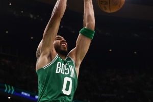 很真诚！塔图姆复出前一天发表讲话 感谢了球队人员&包括双向球员 配图