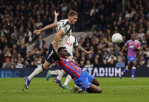 梅开二度！水晶宫官方：伊斯梅拉·萨尔当选3-1热刺队内最佳球员 配图