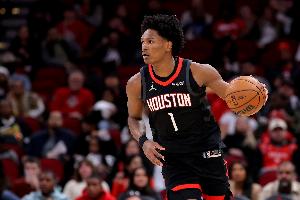 奋力反击！杜兰特助攻阿门反击暴扣 火箭14-4反超开拓者 配图