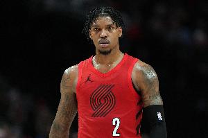 降维打击！凯莱布·乐福和库克合砍49分 三分不准但两分24中18 配图