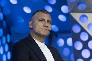 维埃里：只有意大利才议论魔笛年龄，若我是米兰 直接给他5年合同 配图