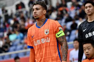 克雷桑已在中超攻入8粒点球，超越佩莱和洛国富成泰山最高 配图