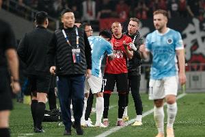 记者谈姜至鹏严重犯规:不管有无争议,红牌让比分1比0变1比5 配图