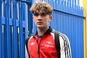 16岁零66天!官方:道曼成为阿森纳队史足总杯最年轻出场球员 配图