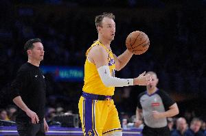 高级货!肯纳德9投6中&三分5中3拿15分7板3助 正负值+26冠绝全场 配图