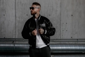 马卡：拉莫斯创立高端服装品牌ONE，下周一推出，每年限量发售 配图