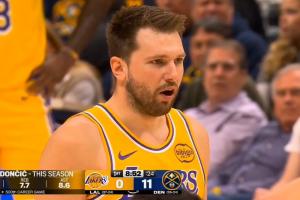 害我首罚没进！东契奇罚球线上苦等28秒 忍不住高喊：把球给我啊 配图