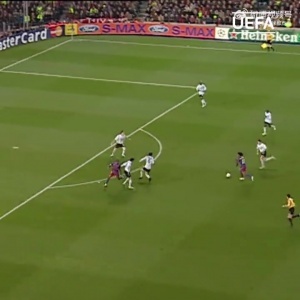 20年前的今天，小罗在对阵切尔西的比赛中打进了这粒进球 配图