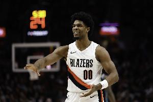 23年探花秀水了？解说 ：等阿夫迪亚回来 估计亨德森就没了 配图