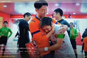 曾是福冈黄蜂队友!高准翼晒与邦本宜裕合照:老友重逢,三分拿下 配图