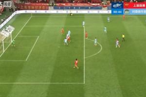 越位在先!武磊补射破门无效,海港仍1-2落后河南 配图