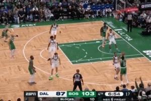 熟悉的配方回来了！杰伦·布朗助攻塔图姆三分再进！绿军领先19分 配图