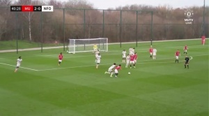 红魔新天才！15岁加布里埃尔暴力世界波，跳级踢U18联赛22场20球 配图