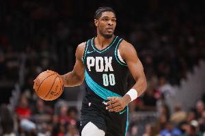 纯纯坑队友!亨德森先发9中1得4分&正负值-11 克雷伊奇5中0得0分 配图