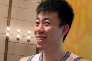 推荐家乡美食！赵睿：地三鲜 张镇麟：锅包肉、鸡架、冻梨刺身 配图